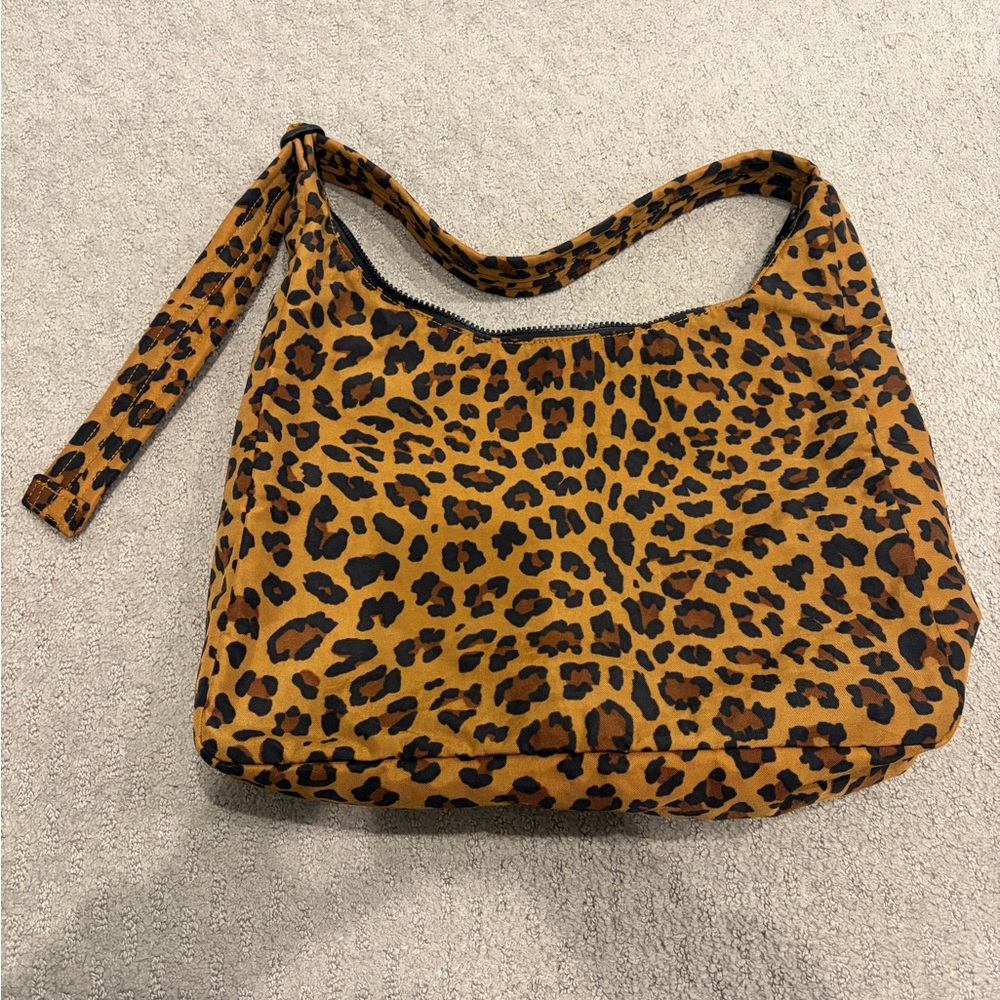 NWT BAGGU Nylon Shoulder Bag- Leopard Print - Picture 4 of 5